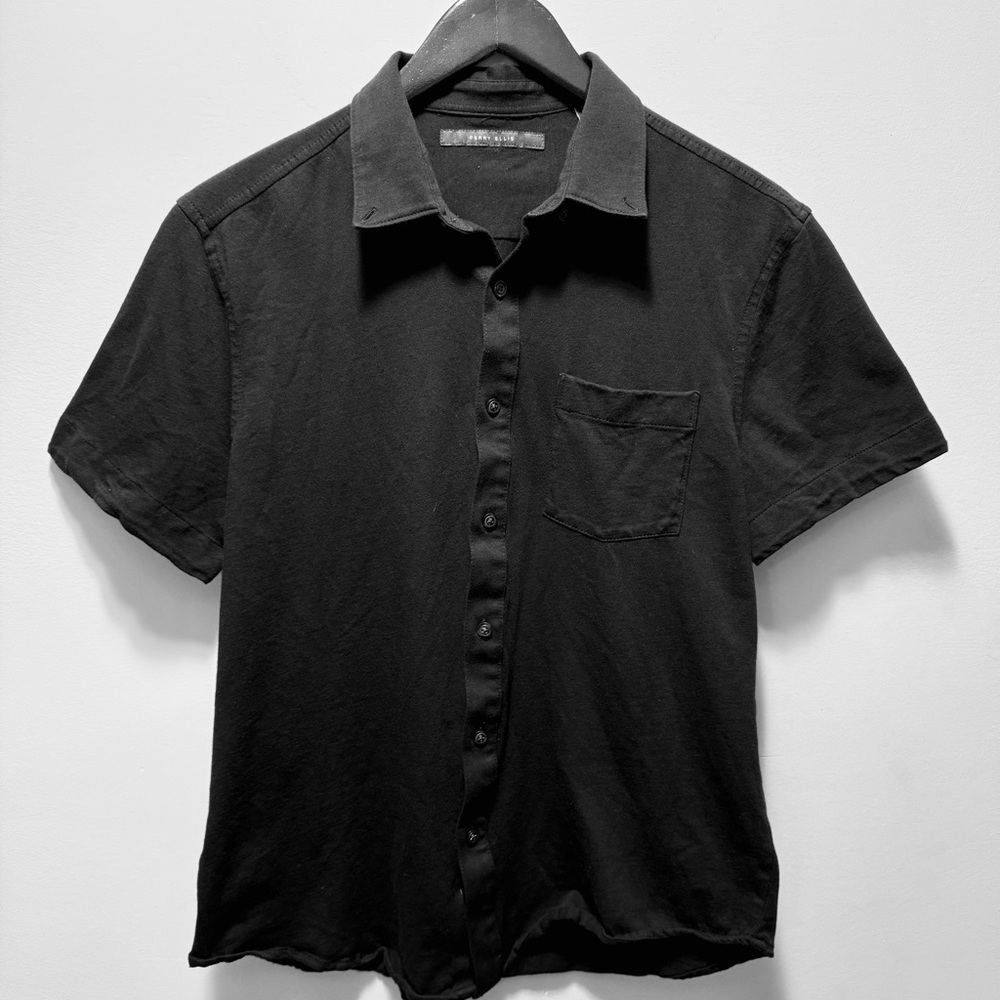 Perry Ellis short sleeve, very nice material, excellent condition.